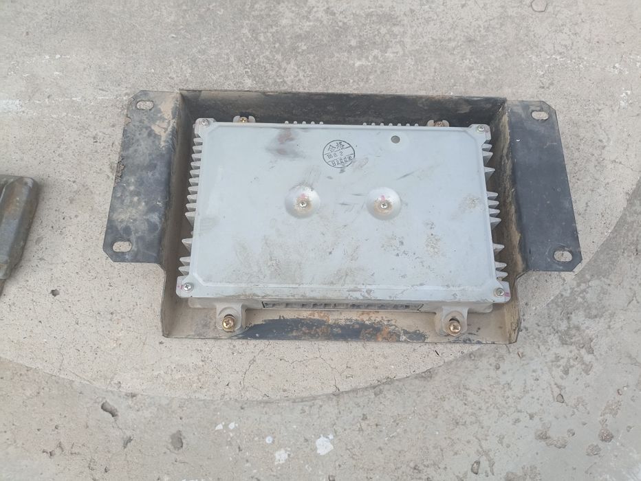 ЭБУ экскаватора  HITACHI 330