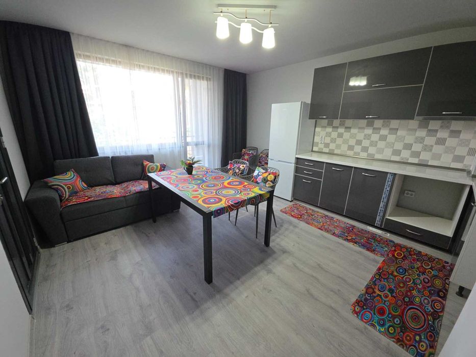 Нова къща с двор в широк център на Велинград