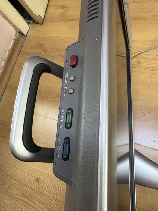 Телевизор SHARP 22инча