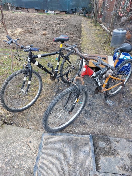 Vând două biciclete
