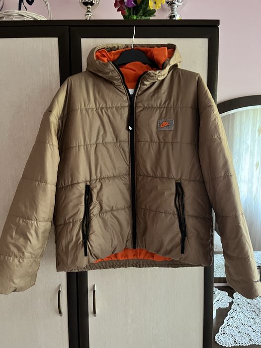 Ново яке Nike за ранна пролет