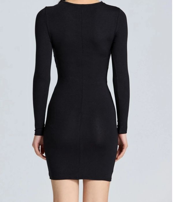 Черна екстравагантна рокля