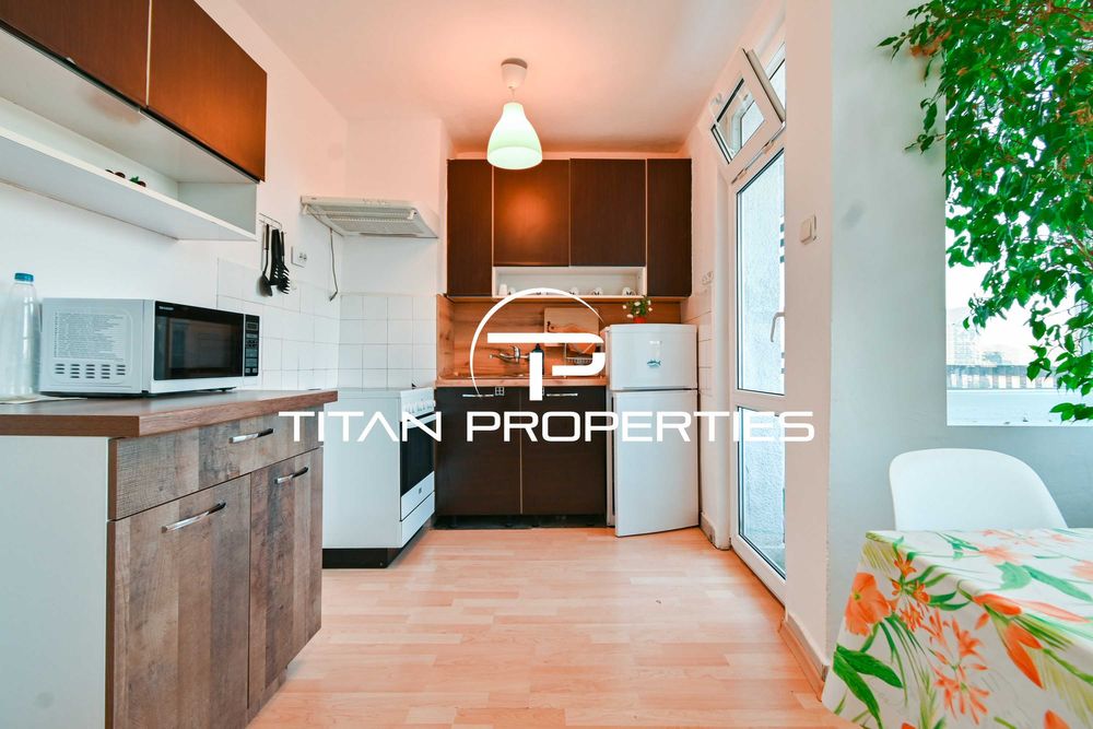 Дава се под наем Тристаен апартамент в София, Младост 1 - 96 кв.м за 612 € - Снимка #1