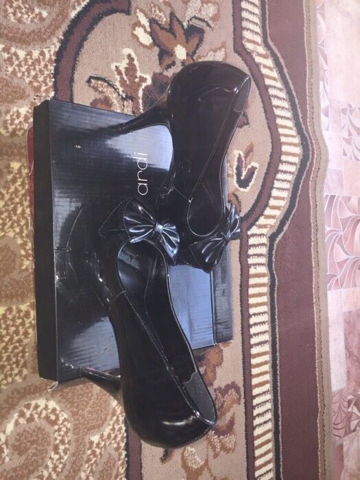 Туфли  продаются