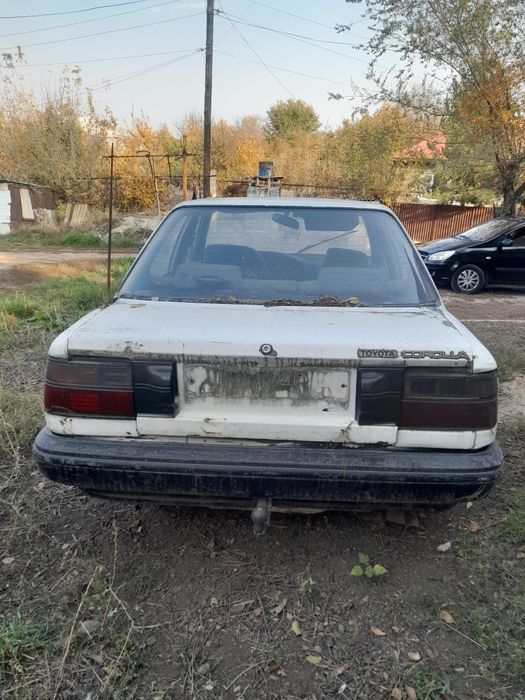 Тойота  королла.