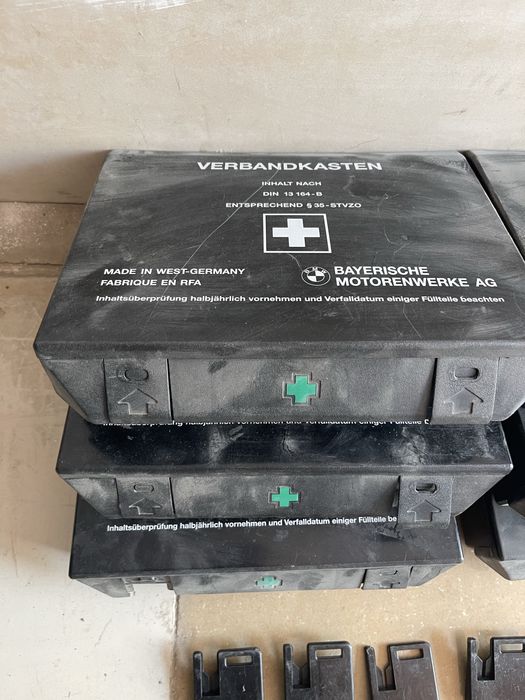 Кейс для аптечки на BMW E34 БМВ Е34