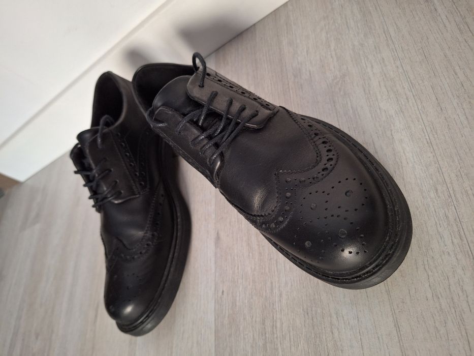 Pantofi Clarks din piele lăcuită, mărimea 39 1/2