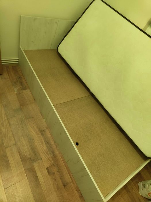 Pat 90 x 200 + Saltea