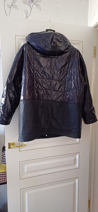 Продам  куртку женскую