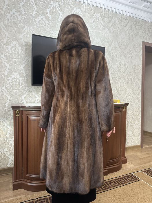 Продам шубу новую