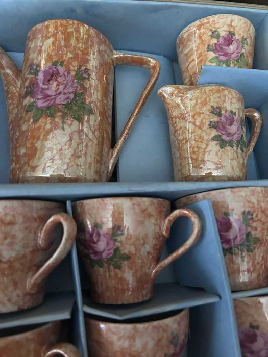 Продам сервиз кофейный чайные пары