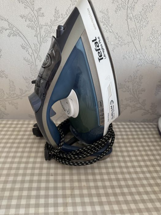 Утюг фирмы Тефаль