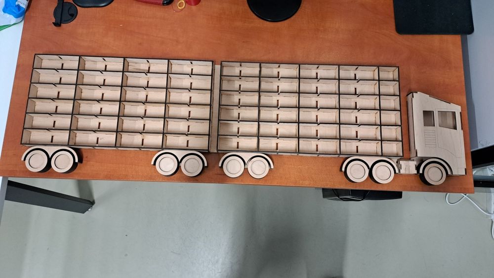 Raft camion depozitare colectie masinute