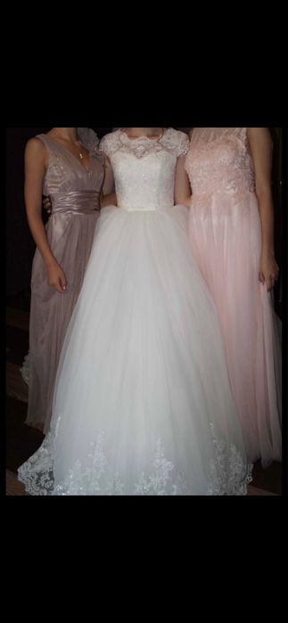 Платье свадебное в отличном состоянии