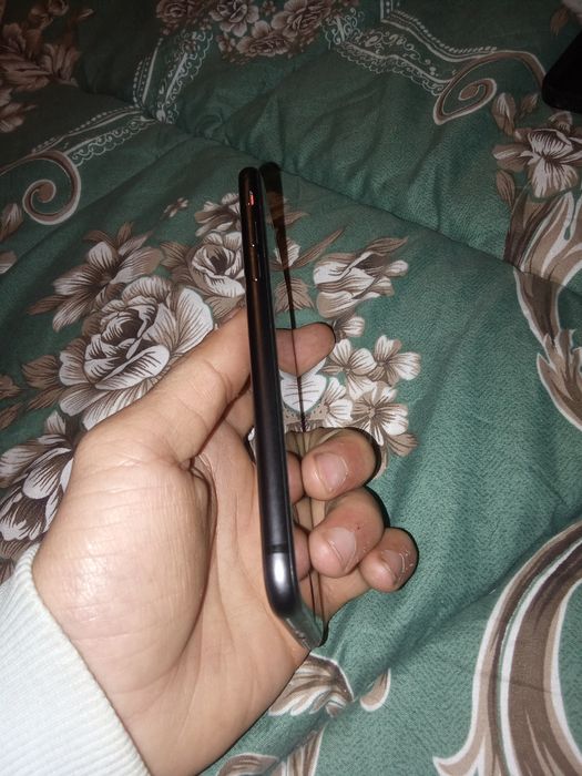 Vând iPhone 8 stare bună