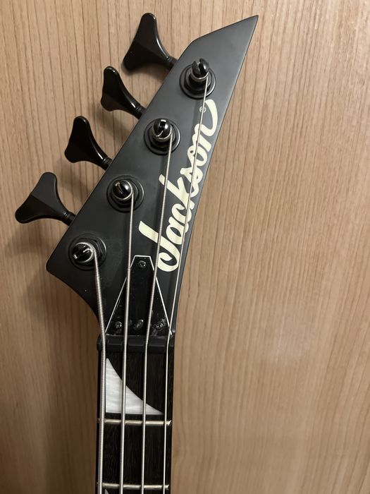 Бас китара Jackson