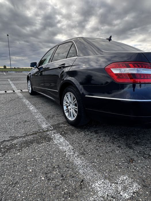 MERCEDES-BENZ E-Class 2011 — imagine 3