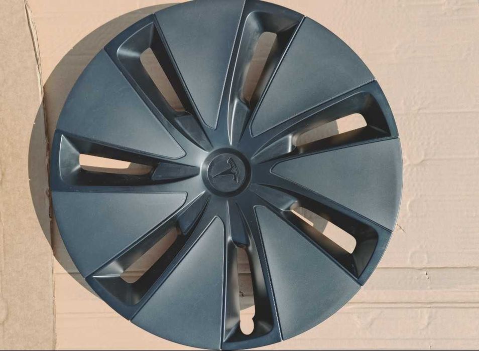 Оригинални тасове за Tesla Model 3 - 18′′ цола