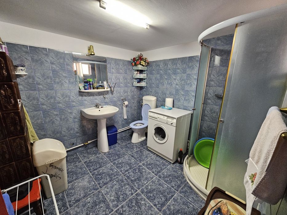 Vând casă în Strejnicu, central