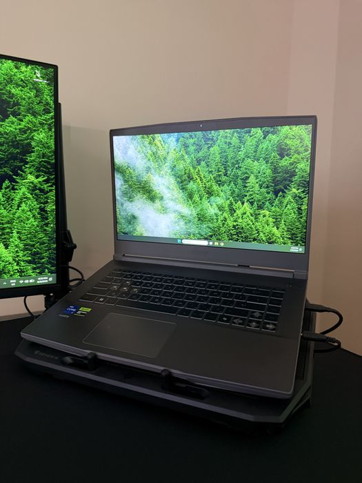 Лаптоп MSI Thin 15 - 32GB RAM, 1.3 TB