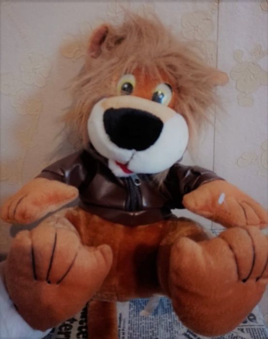 Играчка Лъвче - голям, плюшен с яке