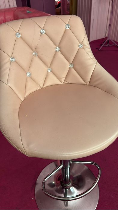Scaun bar cu pietre