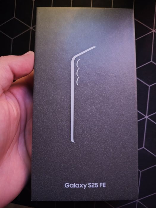 Samsung S25 FE Black 8 & 128 GB