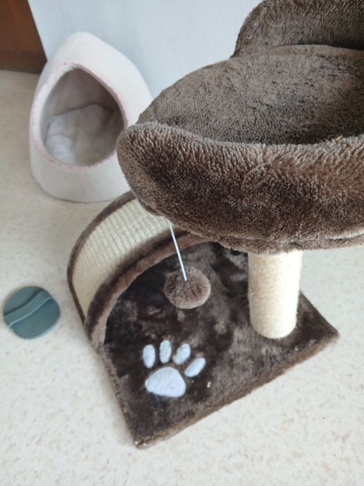 Катерушка, къща за котка + четка