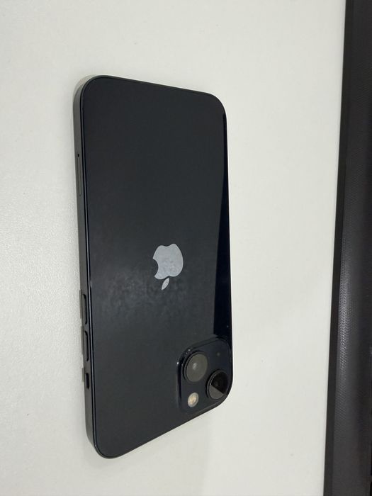 Продам Iphone 13 в отличном состоянии