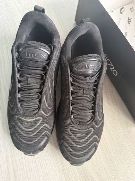 Nike air max 720 triple black