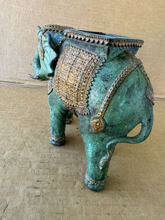 Прекрасна КУХА стара медна фигура на слон , статуетка