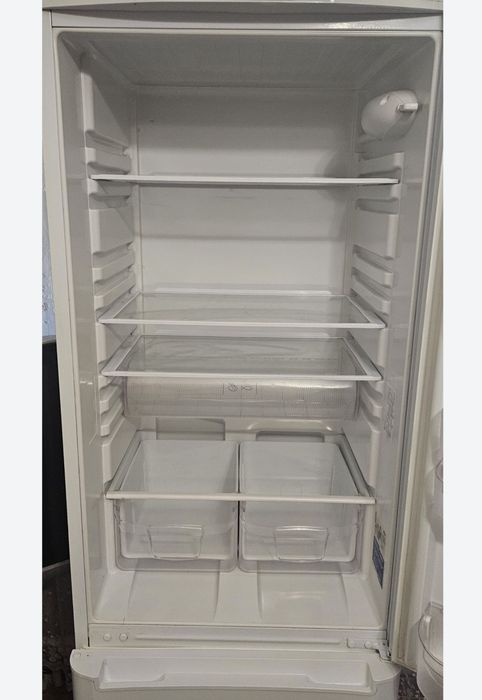 Продаю холодильник Индезит