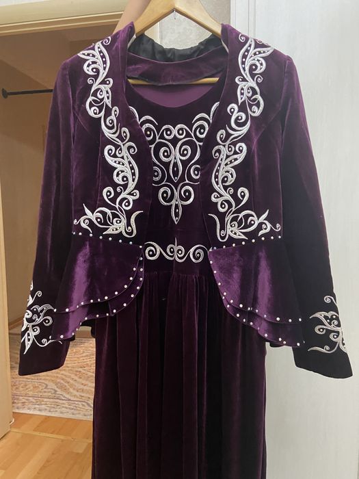 Ұлттық көйлек кәжекеймен