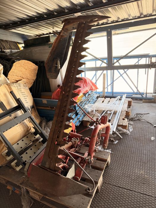 •	Cositoare Tonnutti tractor – bară cu cuțite
