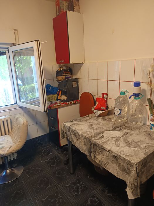Apartament 2 camere, 56 mp, parter înalt, bloc liniștit – Confectii, Arad