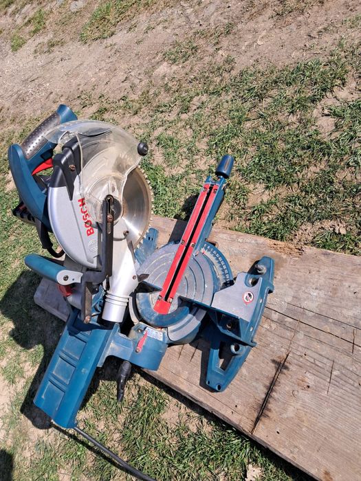 Vand circular mai multe detali in descriere