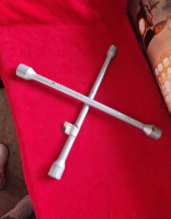 Cheie de roti - autoturisme