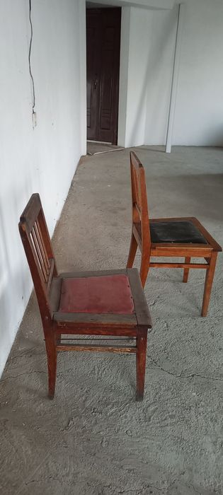 Стол и 2 стулья. Стол және 2 орындық.