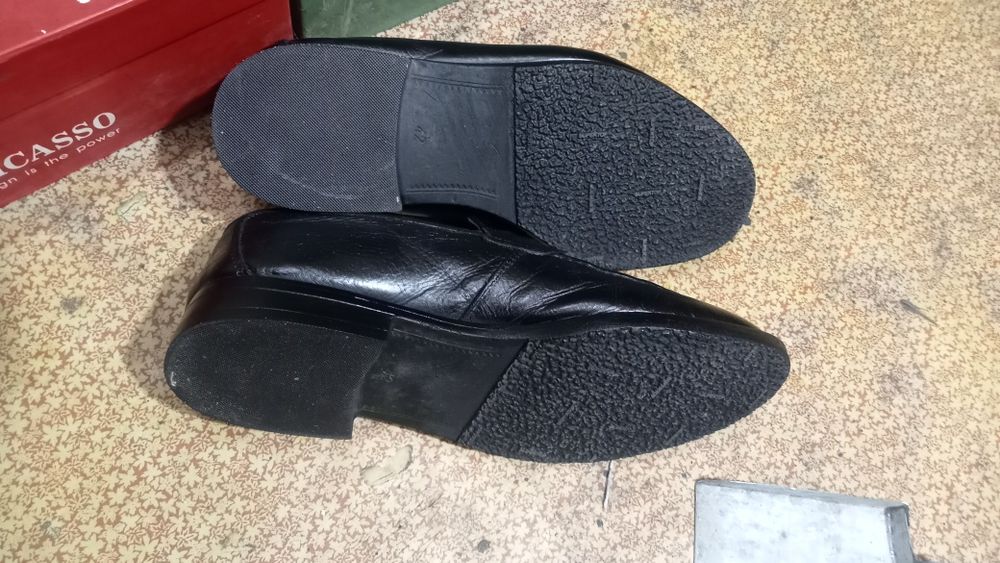 Продам кожаные туфли бу 42 размер