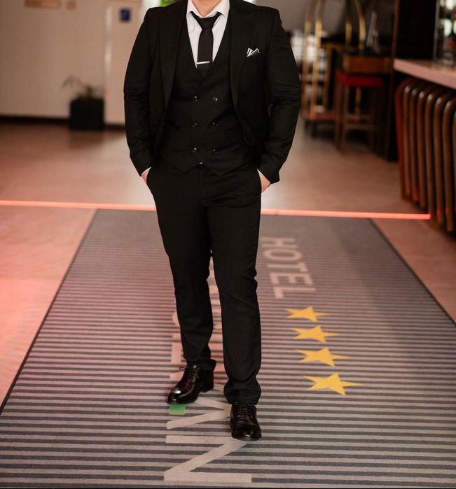 Costum pentru băieți, majorat