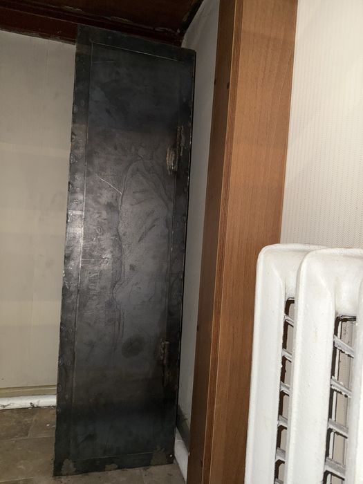 Сейф-шкаф металлический