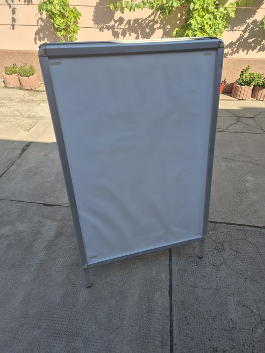 Vand casete publicitare luminoase,