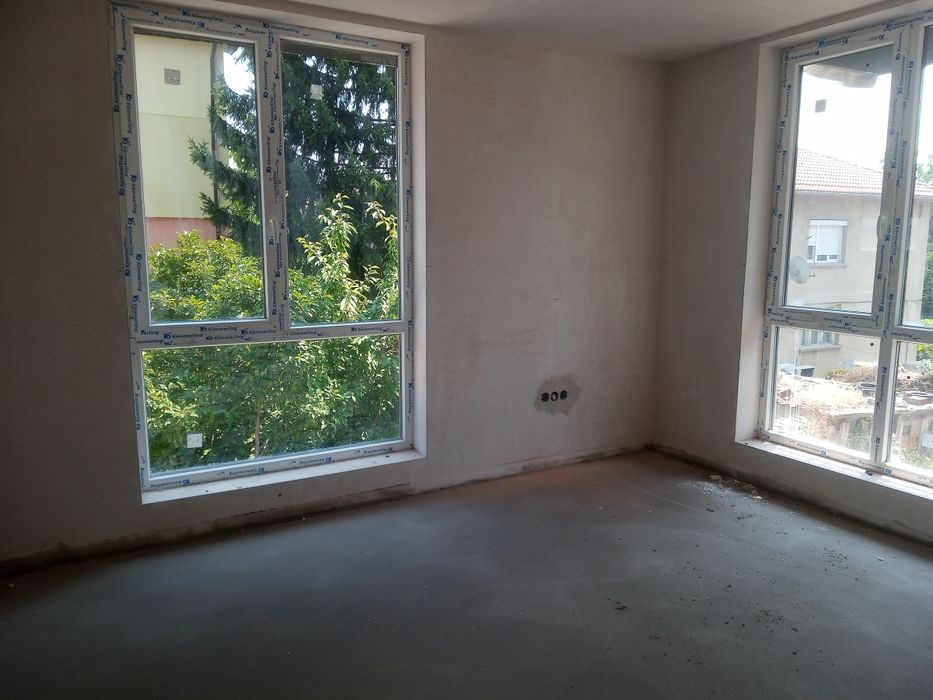 Четиристаен апартамент в Карпузица с АКТ 14!