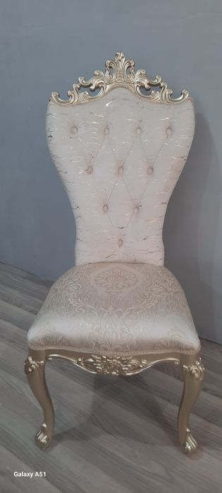 Stol stul. Stol stul.