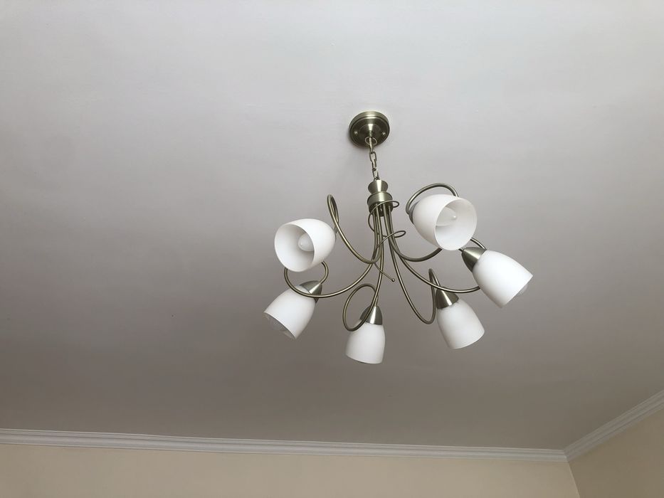 Распродажа б/у люстр, ковров