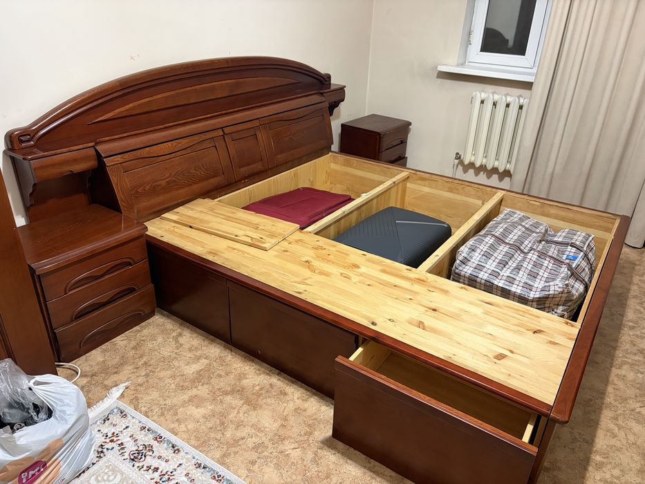 Спальный гарнитур