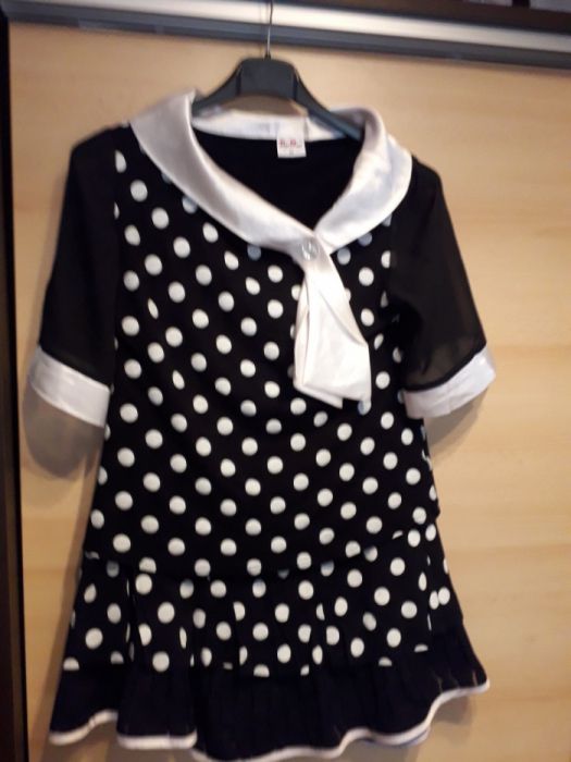 Rochita si costum Mos Craciun