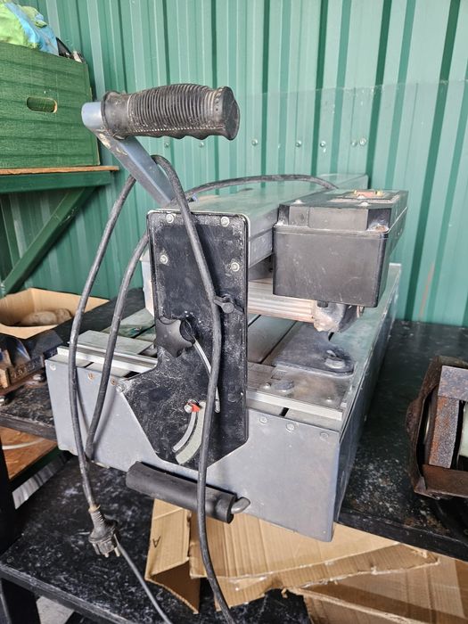 Masina de taiat gresie ,marmura, pavaj