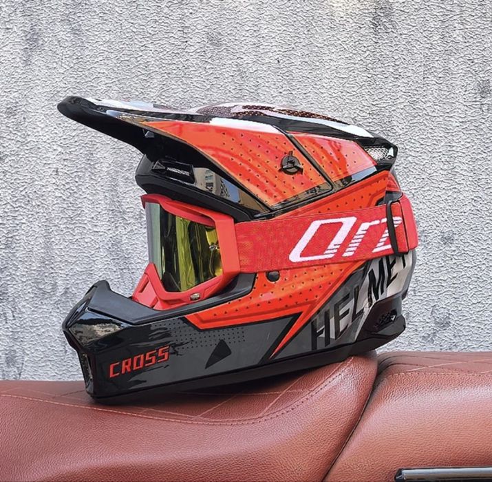 Шлем эндуро и мотокросс