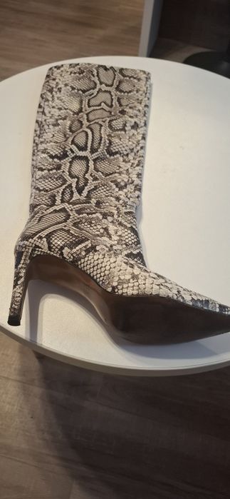 Vand cizme Zara,mărimea 37